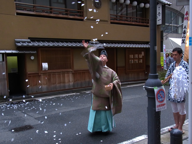 http://gokusho.info/blog/archives/masha/2011/07/11/7.11.bless-13.jpg
