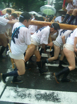 yamakasa_inter4.jpg
