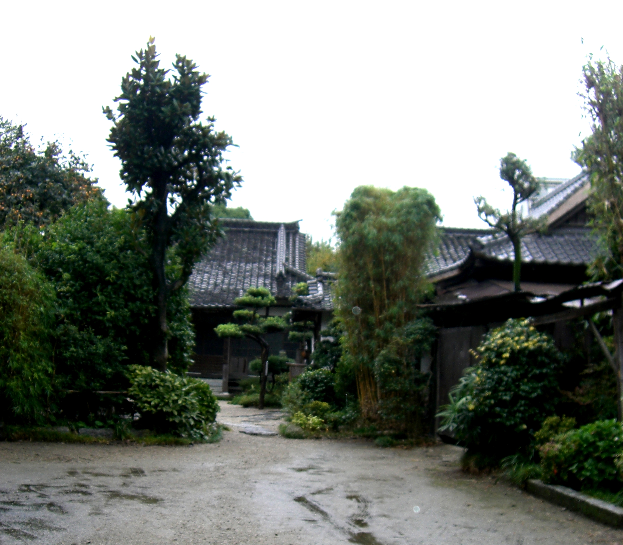 http://gokusho.info/blog/jasmin/newtempl_shrine4.jpg